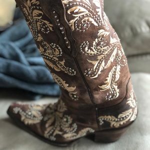 Lucchese like new size 6